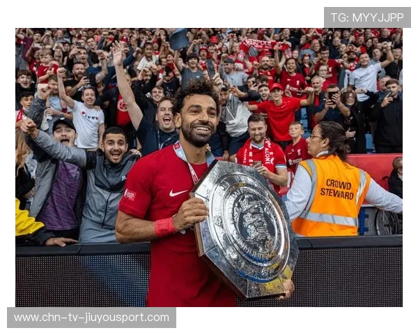 热刺提出惊人报价求购意甲顶级前锋，英超豪门再掀转会风暴